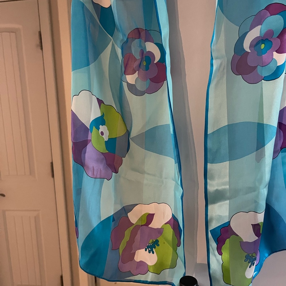 Anne Klein 100% Silk Scarf - Picture 3 of 6